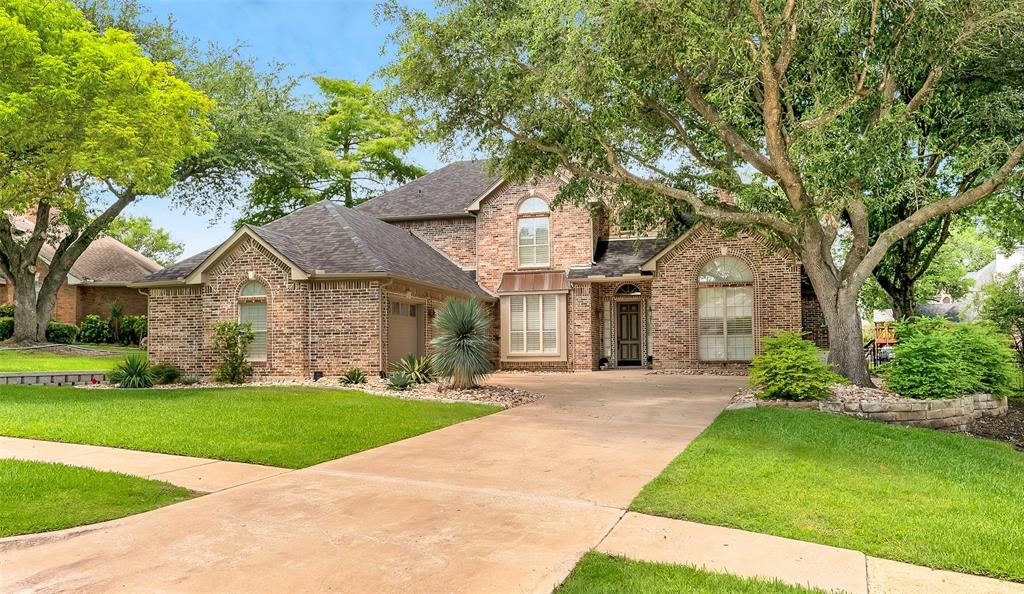 2304 Fairway Circle Property Photo 1