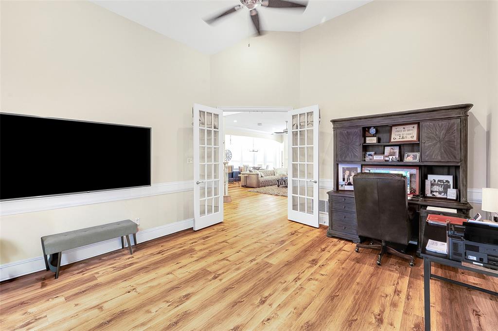 2304 Fairway Circle Property Photo 7