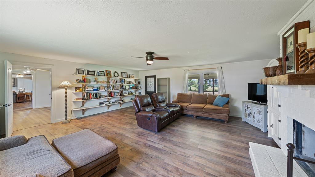 1053 Vz County Road 4206 Property Photo 6