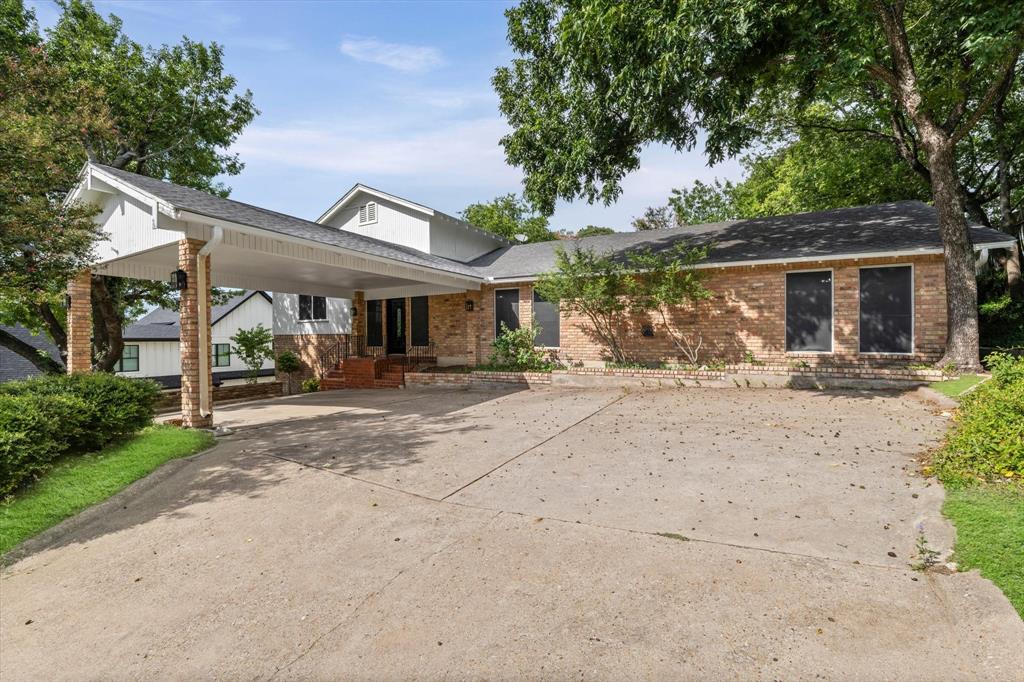 1133 Valley Ridge Drive Property Photo 2