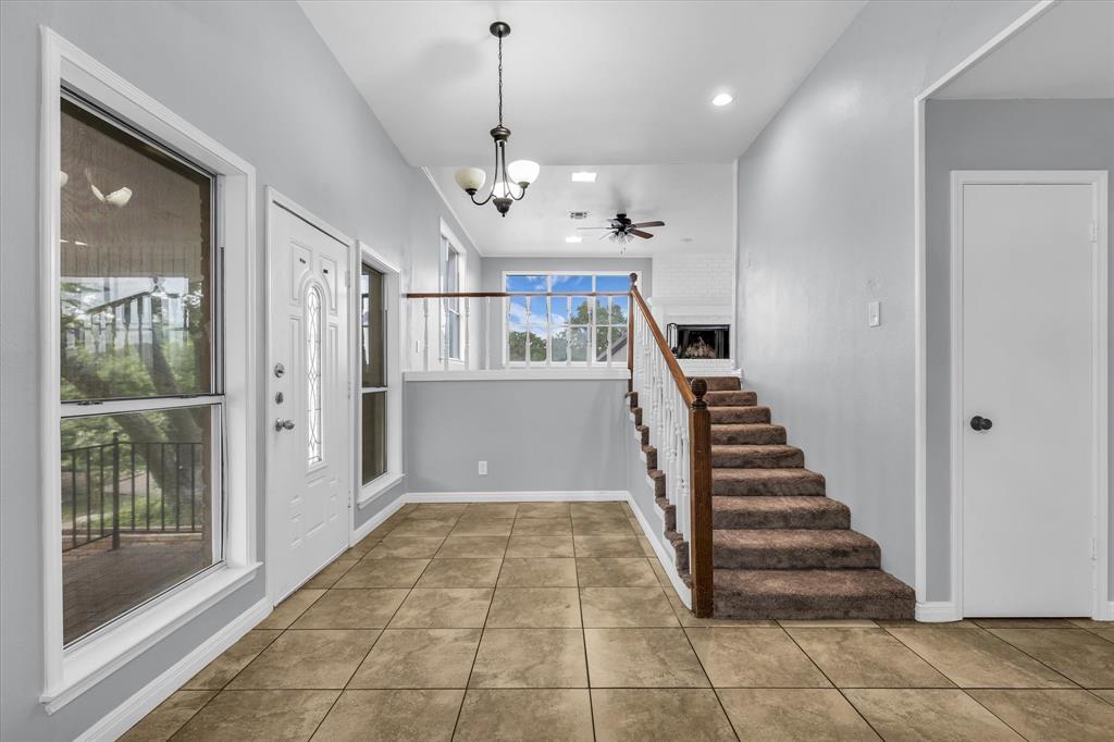 1133 Valley Ridge Drive Property Photo 3