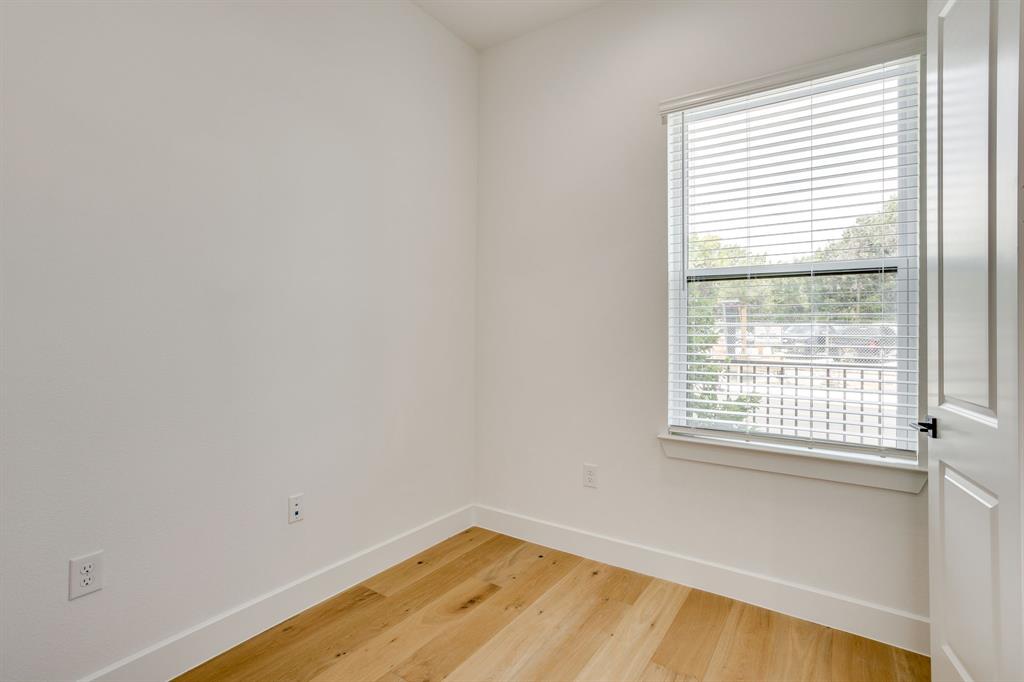 123 Thornton Street Property Photo 6