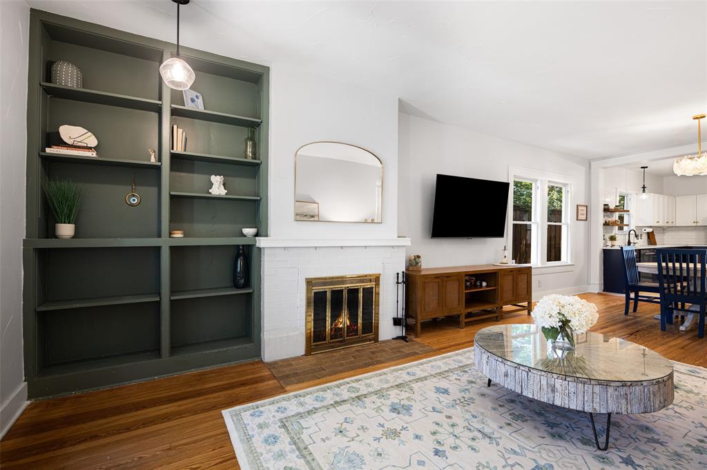 832 N Winnetka Avenue Property Photo 6