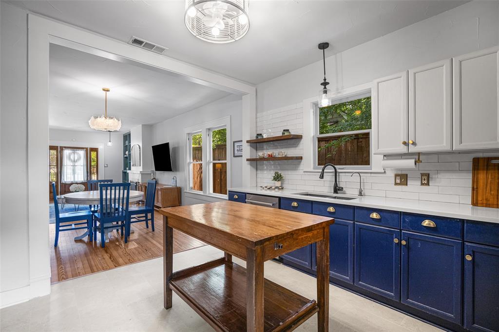 832 N Winnetka Avenue Property Photo 9