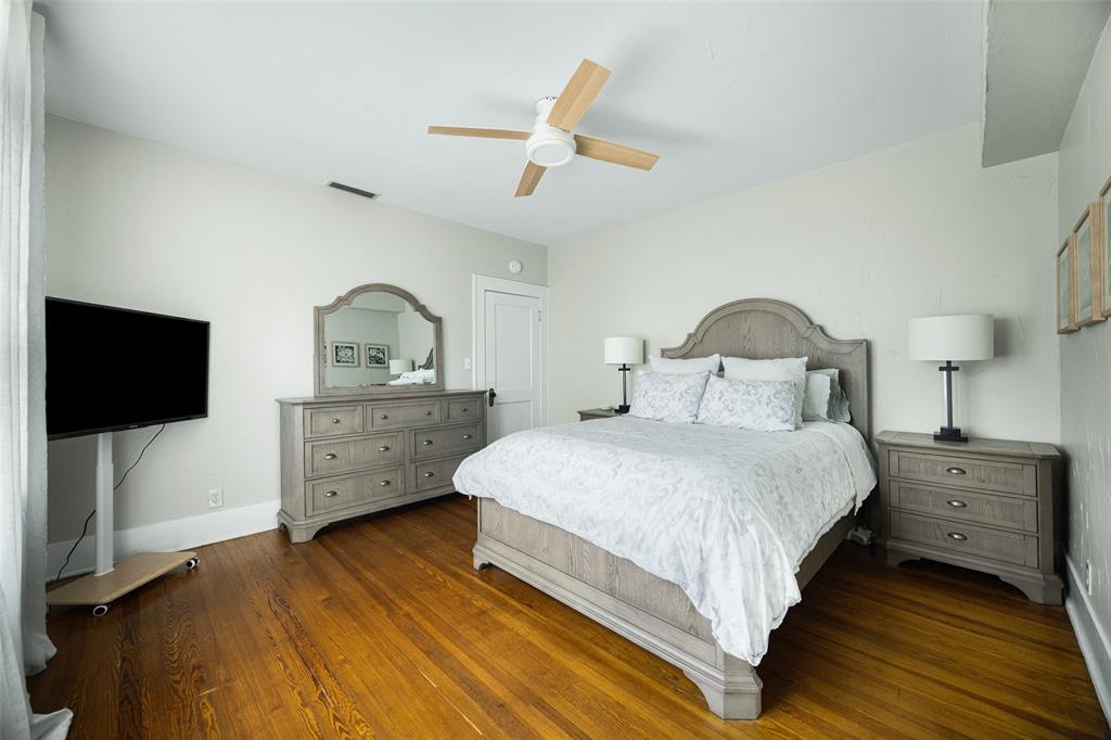 832 N Winnetka Avenue Property Photo 12
