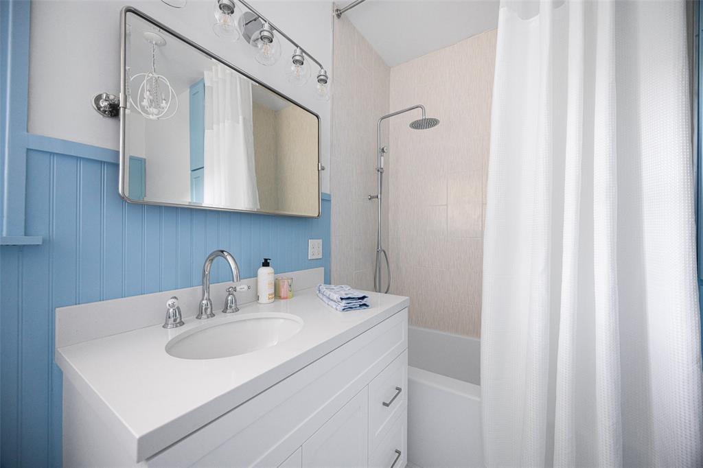 832 N Winnetka Avenue Property Photo 21