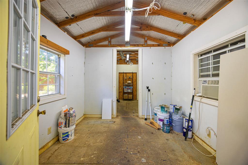 832 N Winnetka Avenue Property Photo 26