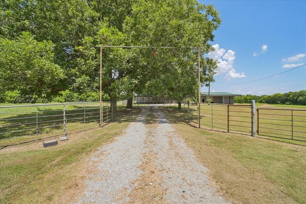 691 S State Highway 78 Property Photo 2