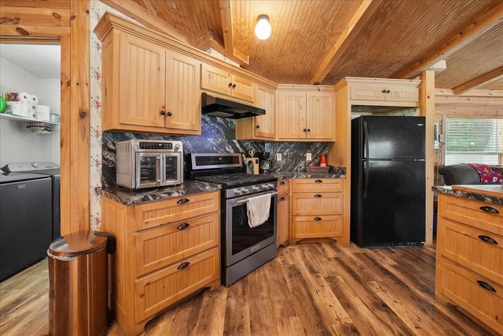 691 S State Highway 78 Property Photo 8