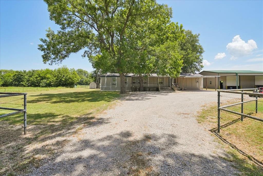 691 S State Highway 78 Property Photo 11