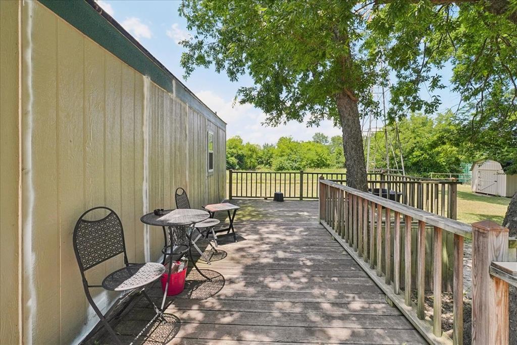 691 S State Highway 78 Property Photo 26