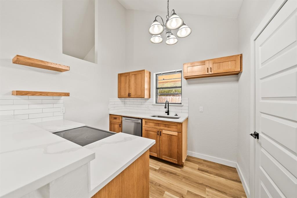 420 S Las Vegas Trail Property Photo 3