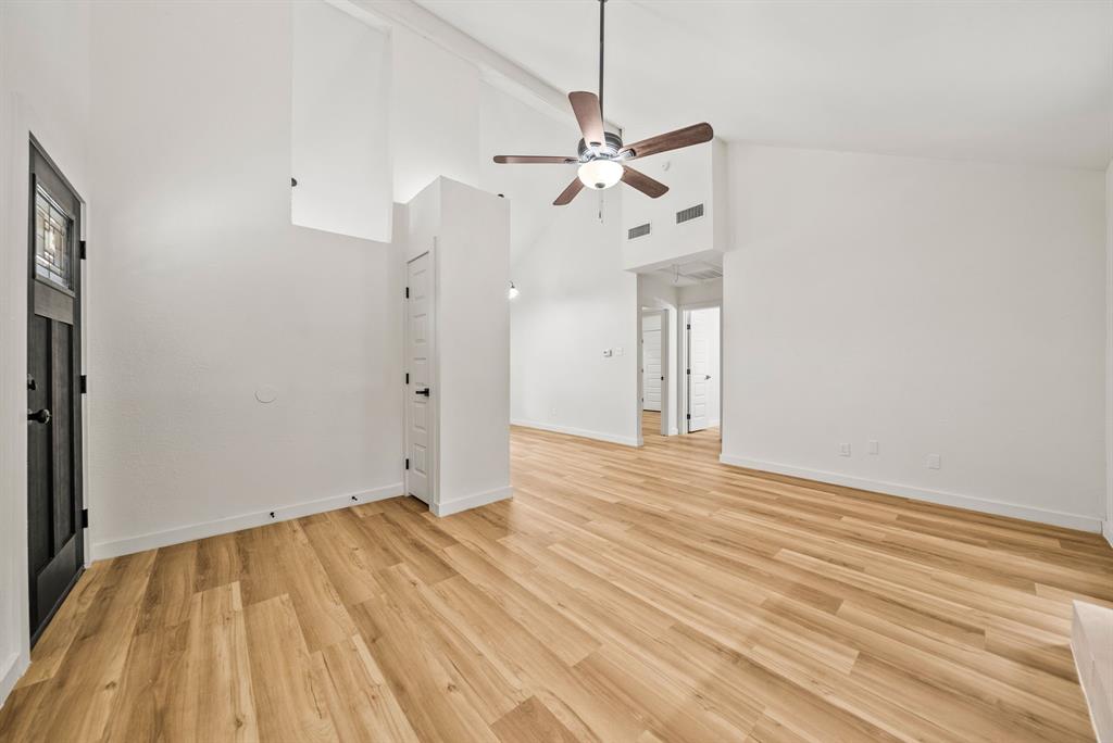 420 S Las Vegas Trail Property Photo 7
