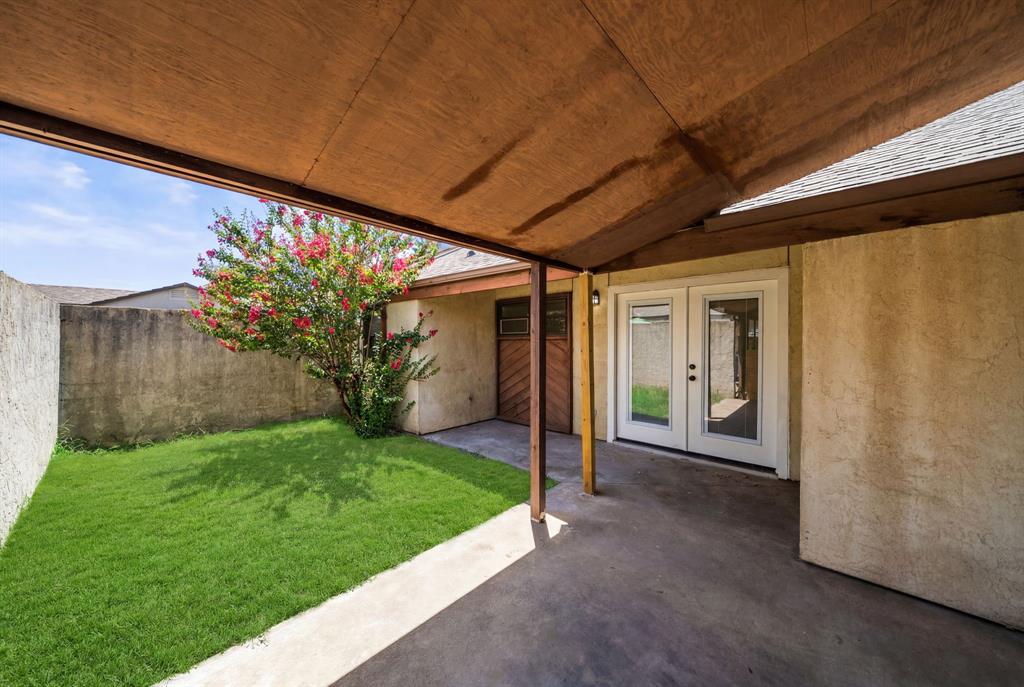 420 S Las Vegas Trail Property Photo 12