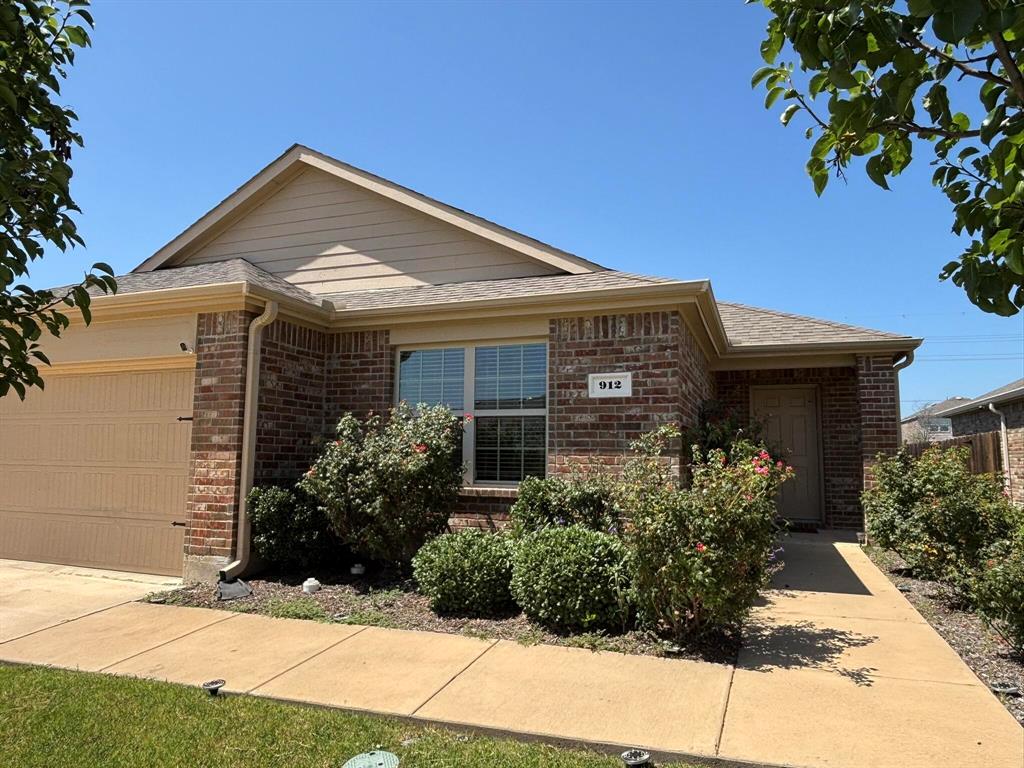 912 Platinum Drive Property Photo 1