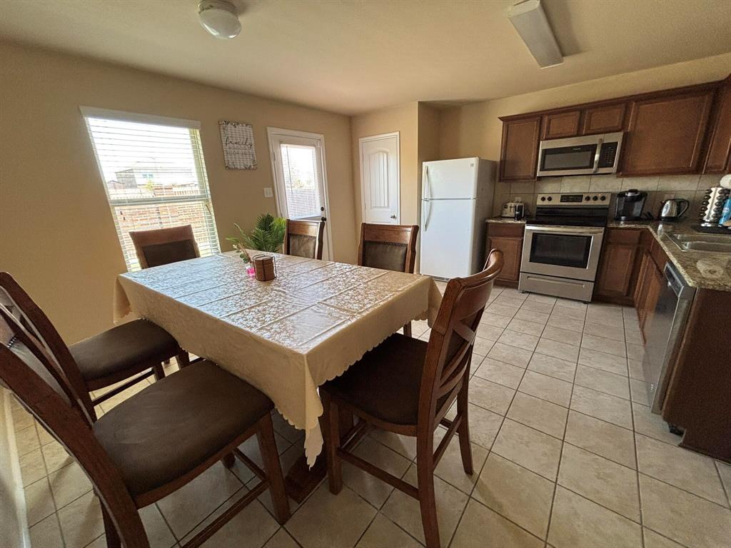 912 Platinum Drive Property Photo 6