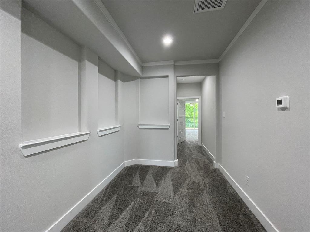 2417 N Winnetka Avenue Property Photo 17
