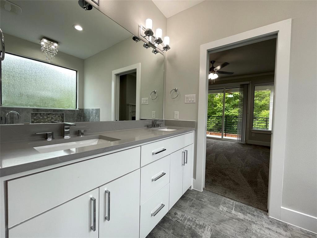 2417 N Winnetka Avenue Property Photo 22