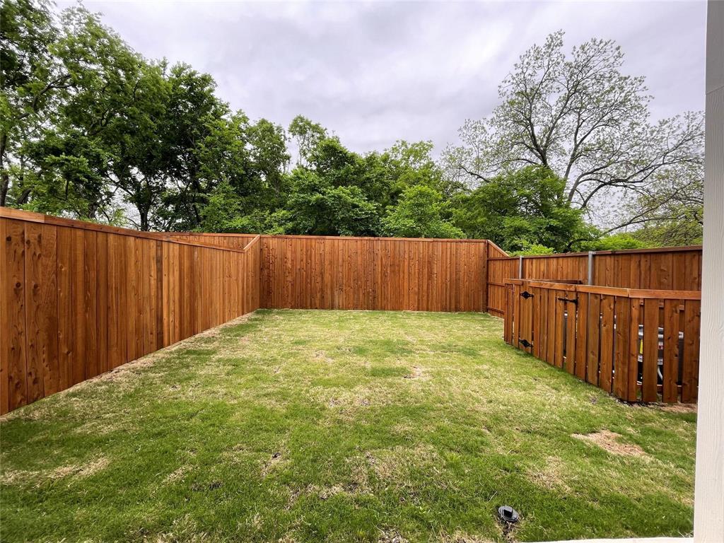 2417 N Winnetka Avenue Property Photo 34