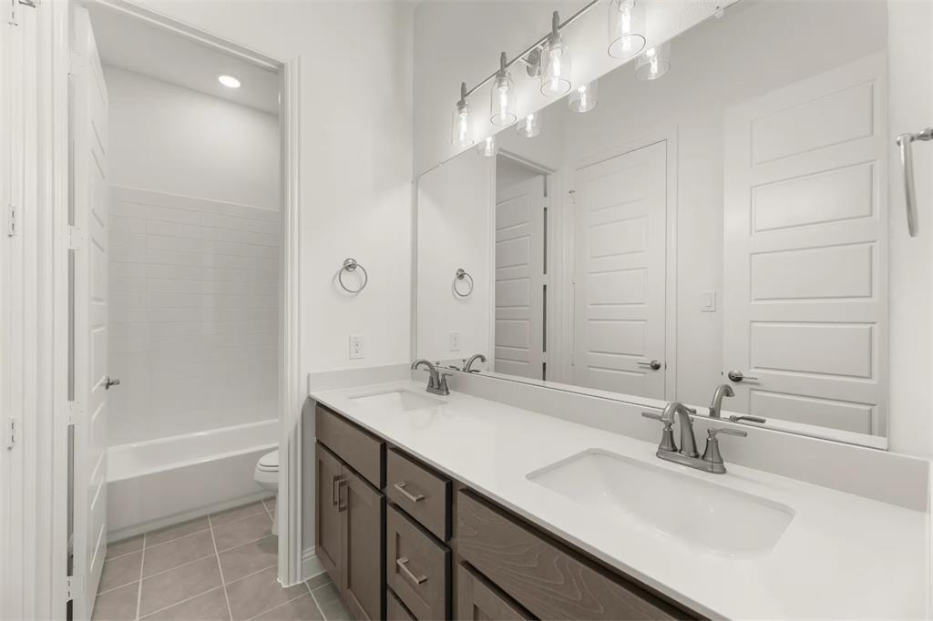 3008 Wallis Drive Property Photo 9