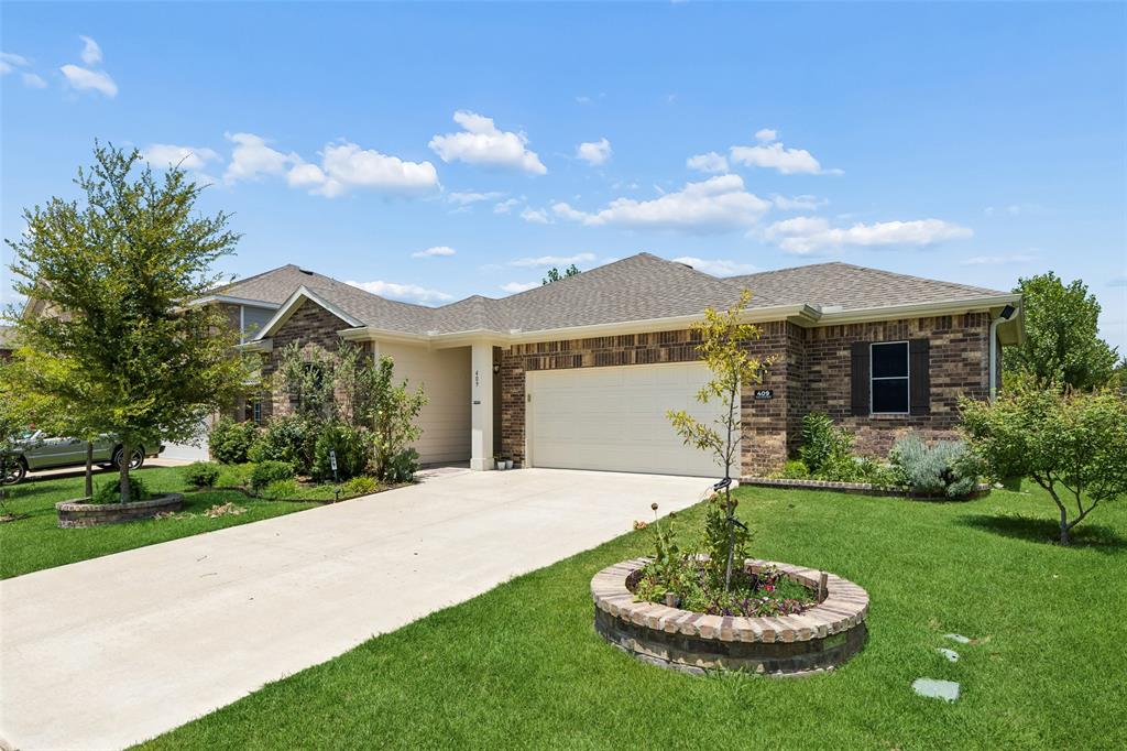 409 Stone Creek Boulevard Property Photo 2