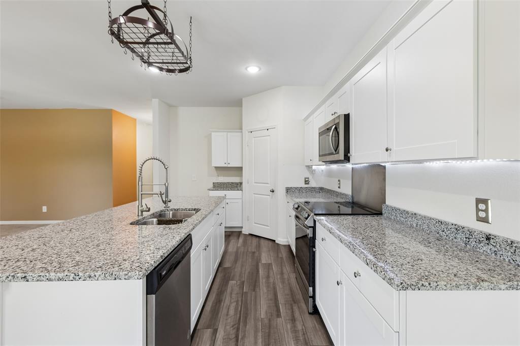 409 Stone Creek Boulevard Property Photo 18