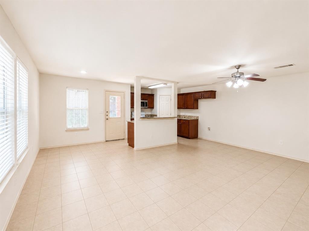 907 Parkplace Ridge Property Photo 3