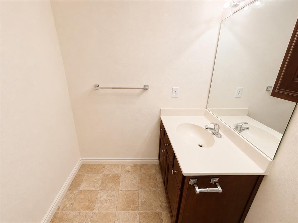907 Parkplace Ridge Property Photo 13