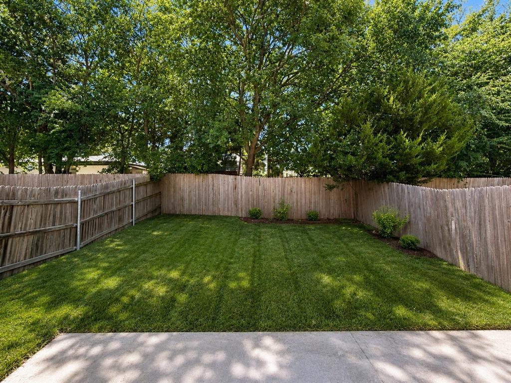 907 Parkplace Ridge Property Photo 19