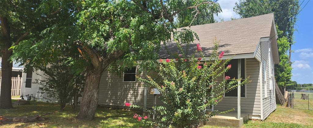 824 Carver Street Property Photo 2