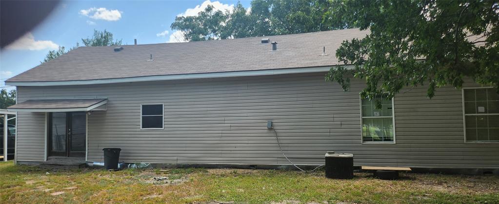 824 Carver Street Property Photo 10