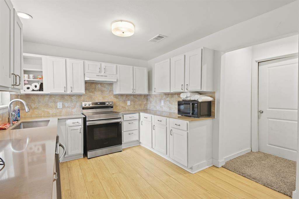 1706 Summit Street Property Photo 6