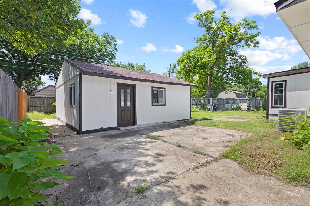 1706 Summit Street Property Photo 17