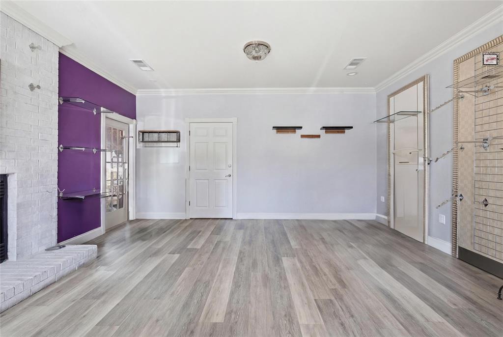 110 S Barton Street Property Photo 4