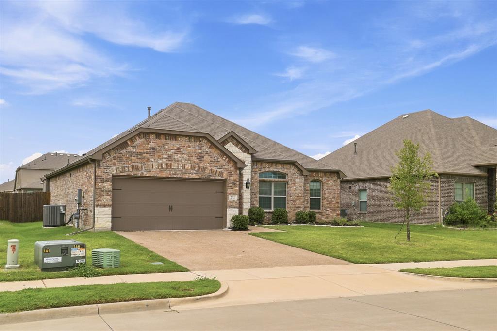 2911 Diamondback Drive Property Photo 2