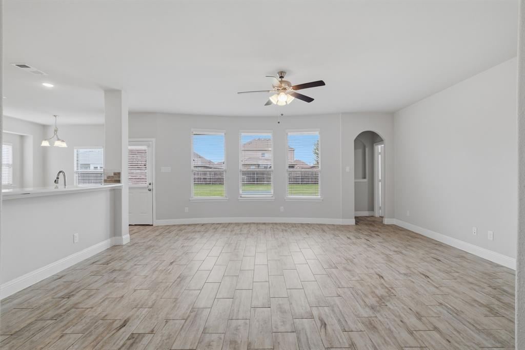 2911 Diamondback Drive Property Photo 5