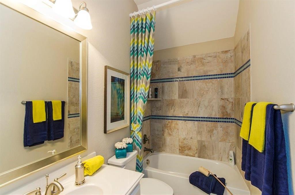 6105 Claridge Lane Property Photo 3
