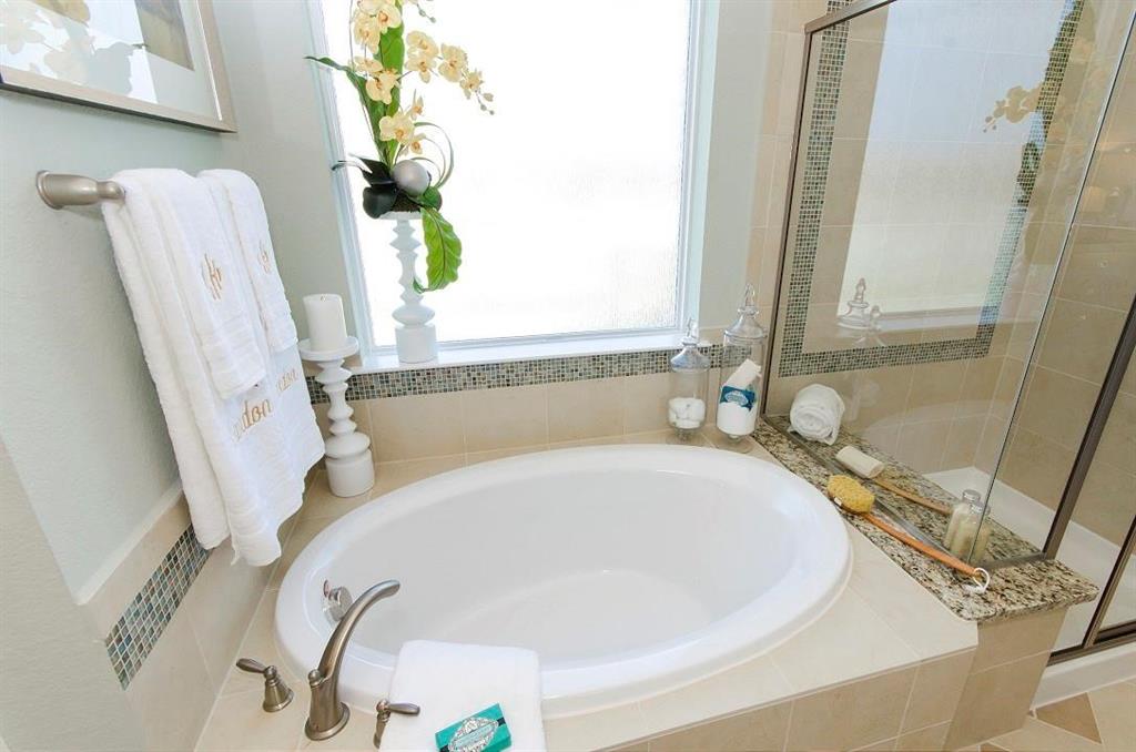 6105 Claridge Lane Property Photo 12