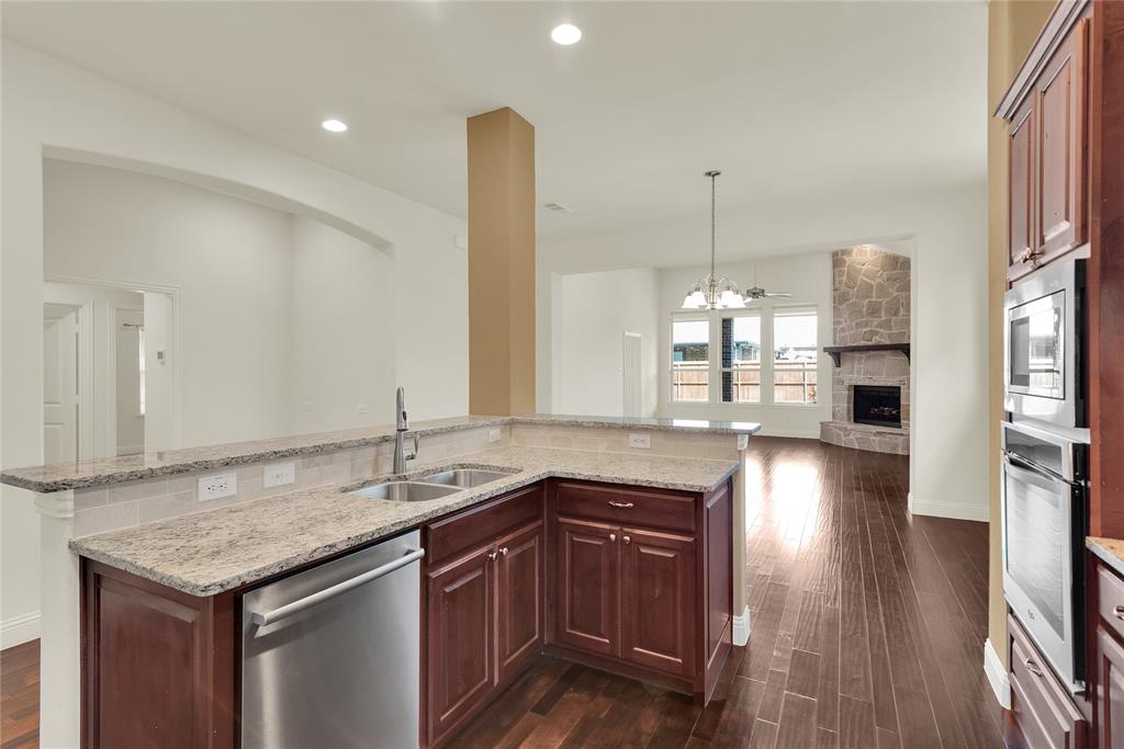 1003 Edgefield Lane Property Photo 7