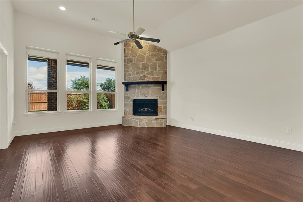 1003 Edgefield Lane Property Photo 11