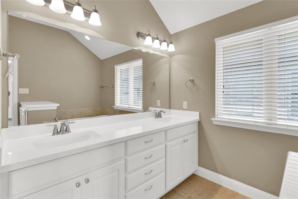 1003 Edgefield Lane Property Photo 14