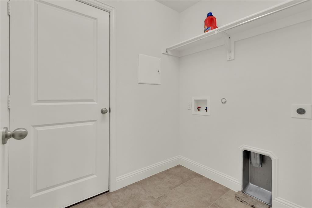 1003 Edgefield Lane Property Photo 16