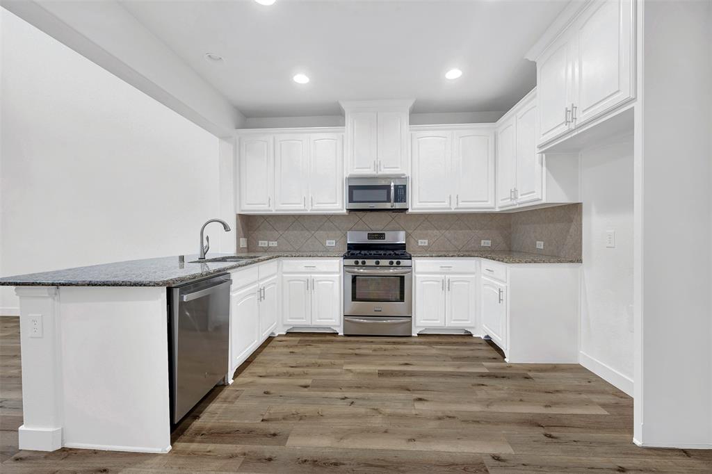 736 S Greenville Avenue Property Photo 14