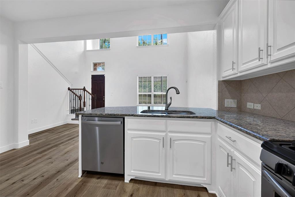 736 S Greenville Avenue Property Photo 17