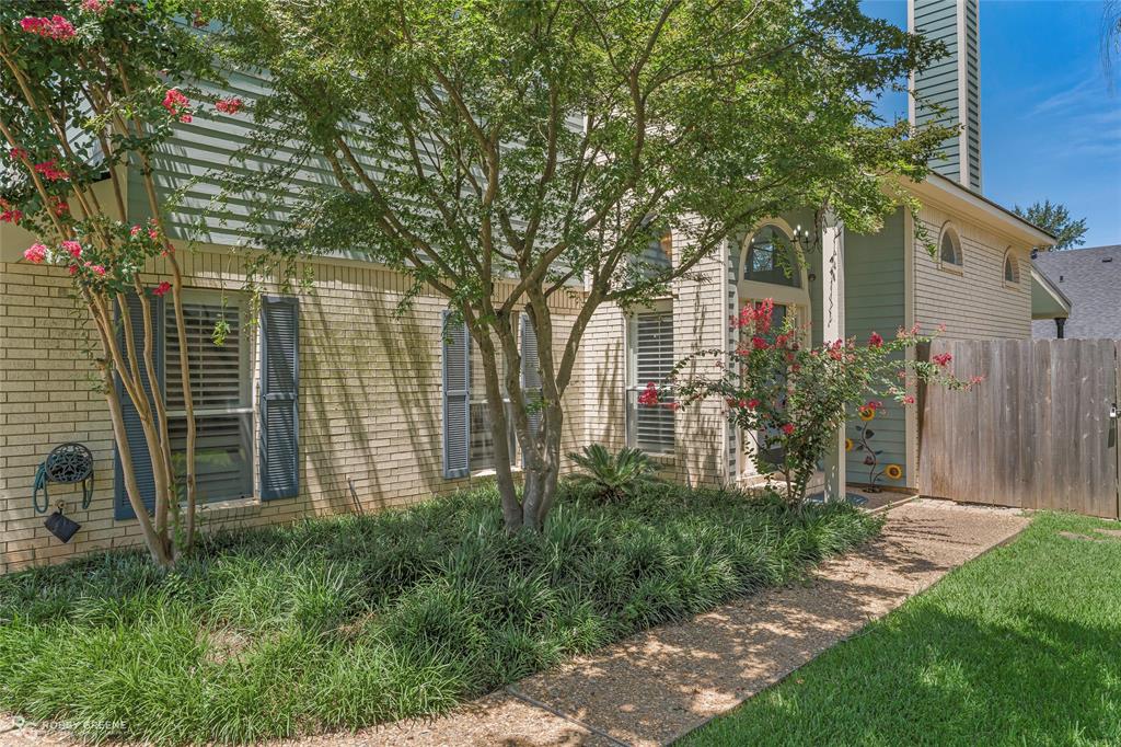 539 Honeygold Drive Property Photo 2