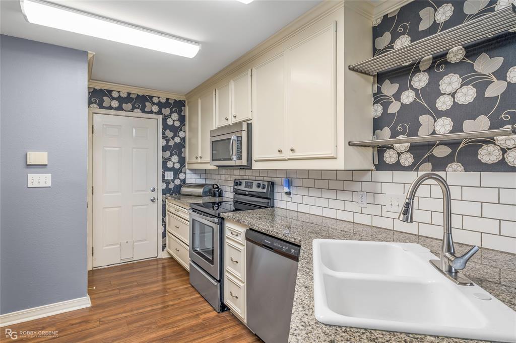 539 Honeygold Drive Property Photo 12