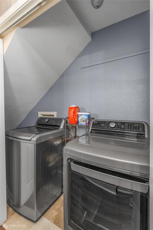 539 Honeygold Drive Property Photo 15