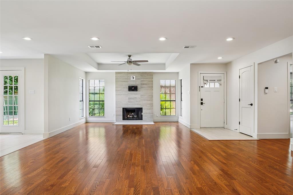 14815 Surveyor Boulevard Property Photo 3