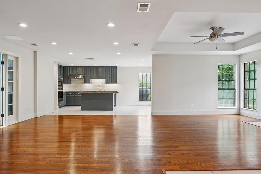 14815 Surveyor Boulevard Property Photo 6