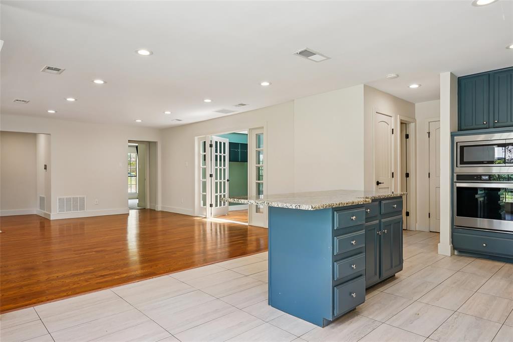 14815 Surveyor Boulevard Property Photo 14